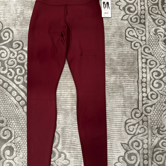 ALO Yoga Pants - Women’s ripped Maroon Leggings